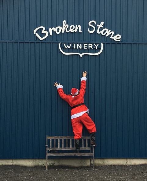 santa comes to Broken Stone